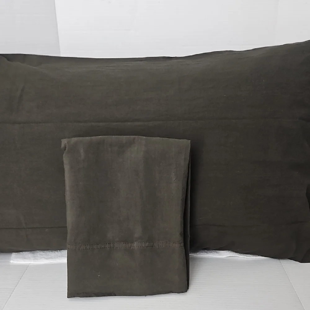 Crate&Barrel Dark Ficus Green Organic Cotton King Pillowcases